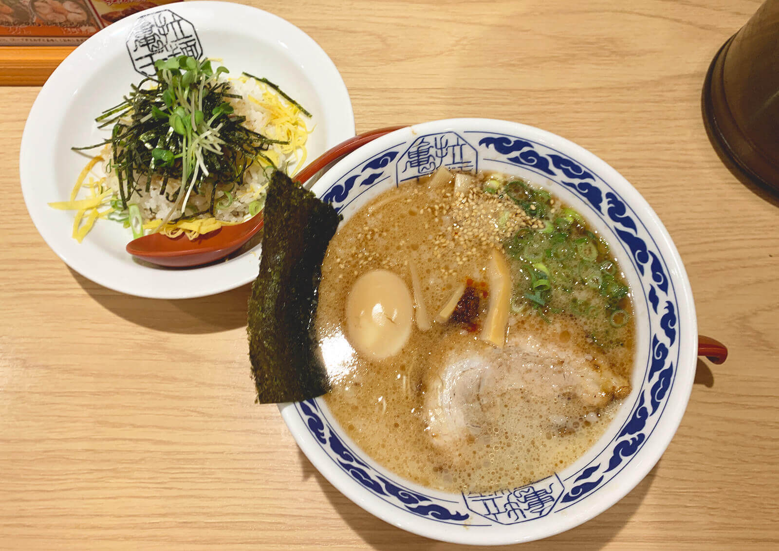 ラーメン とろける】太宰府八ちゃんラーメン天神店 1960年創業！とろとろ