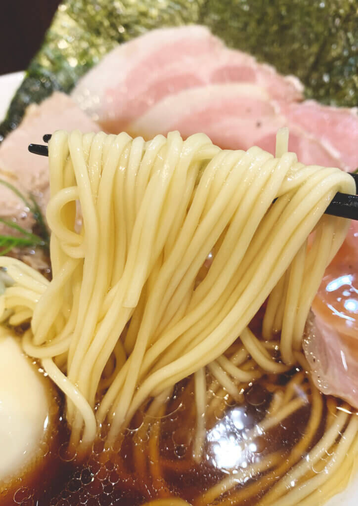 らぁ麺にレンゲっていりますか 特製醤油らぁ麺　全部のせ